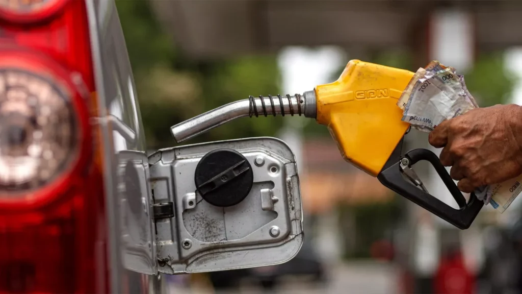 Fuel prices jump N100/litre as Dangote shifts $1.84b FX burden to marketers