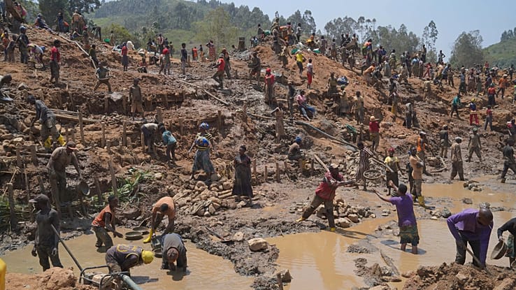 Desperate search for Gold continues in Congo mines as rising Ebola outbreak threatens mobile workers