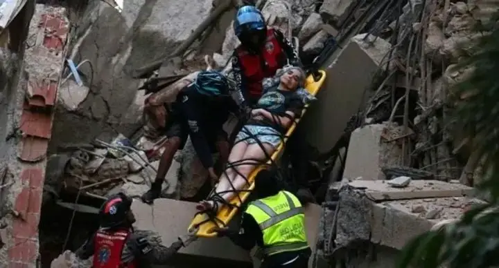Venezuela earthquake death toll rises to 6,438 as search continues