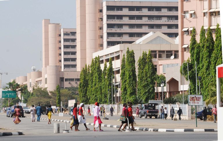 Federal Government clamps down on unauthorised civil service deployments amid payroll audit